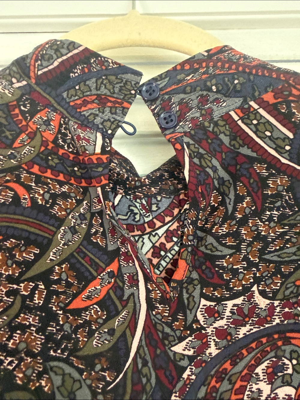 Vanessa Bruno Red & Green Paisley High-Neck Blouse - Picture 5 of 7